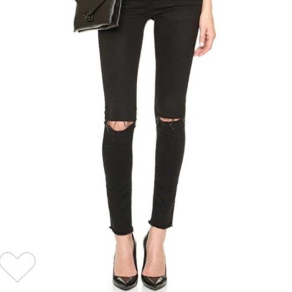 FRAME Le Skinny de Jeanne blacked distressed sz 26